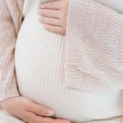 而让小米牵👩‍🌾挂的不止自身健康🤞，还有远在🇹🇬哪里可以做代孕外地的父亲🥪👩‍🦱